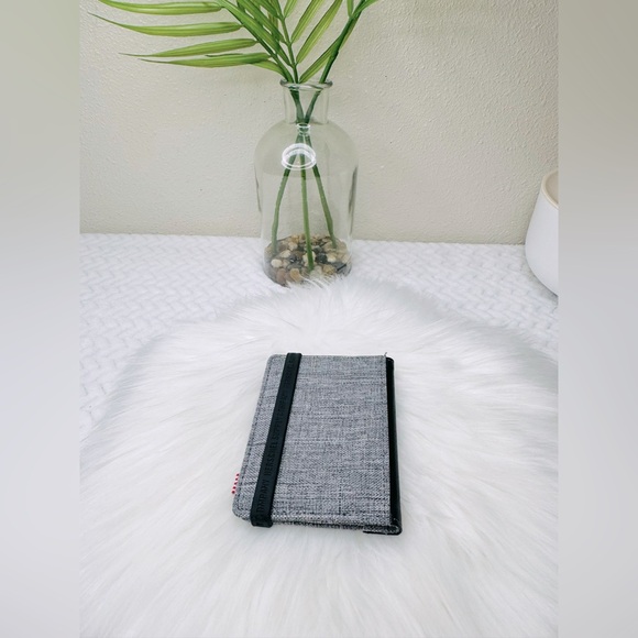 Herschel Supply Co. Gordon Wallet - Picture 12 of 12